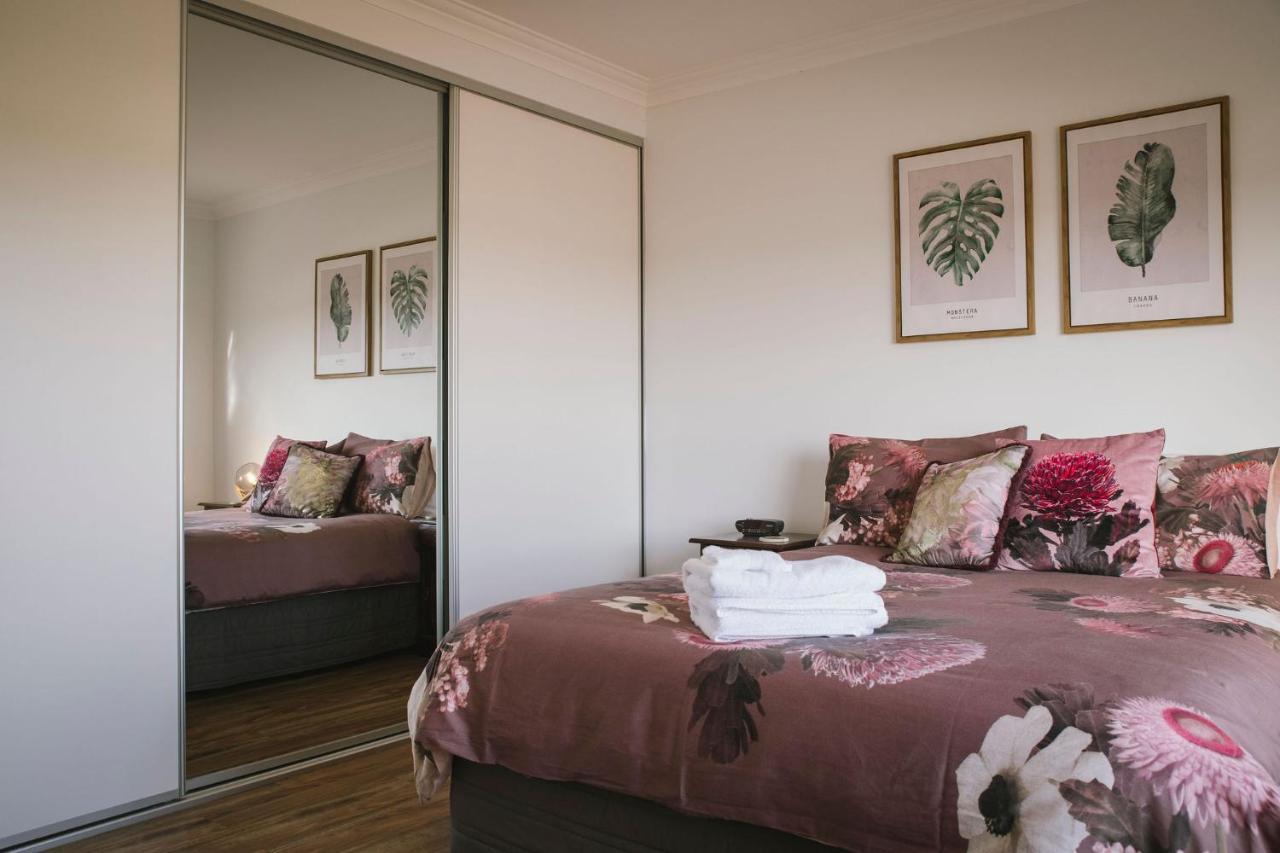 The Mains Guest House 2 Bedroom Farm Stay Corrigin ภายนอก รูปภาพ