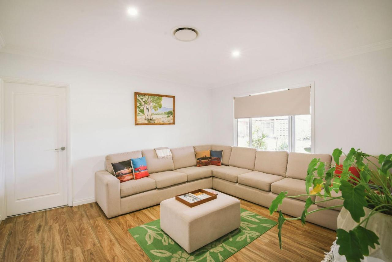 The Mains Guest House 2 Bedroom Farm Stay Corrigin ภายนอก รูปภาพ